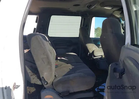 2000 Ford Excursion Xlt z USA, uszkodzony, nr VIN 1FMSU41F7YEB39575